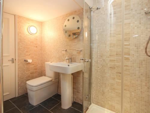 32 Newcomen Road (flat 1)