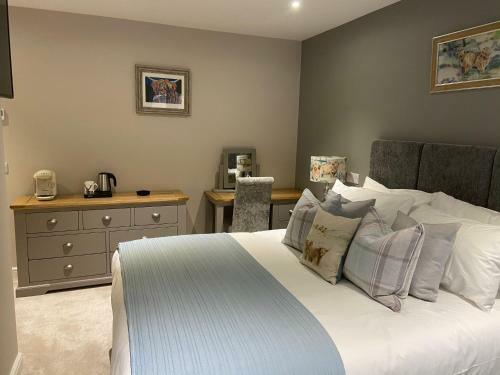 Hostal Kirkwirral Guest House And Spa
