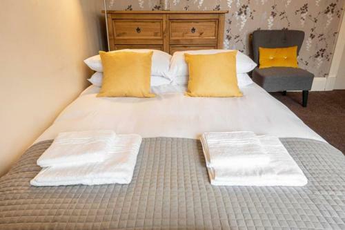 ? Central, Spacious Apartment Close To University?