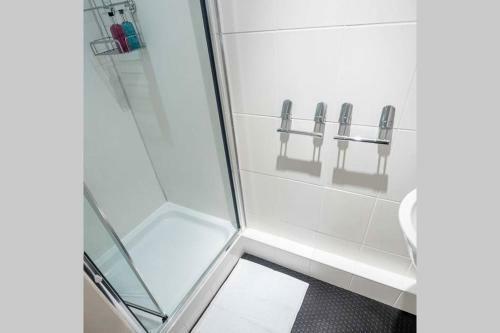 ? Central, Spacious Apartment Close To University?
