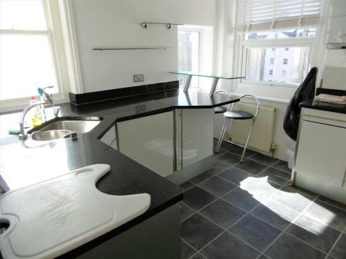 Wilmington Square Penthouse Apartment