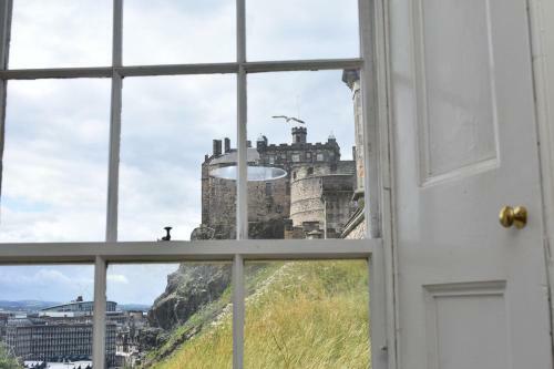 Castle Wynd - Historic Edinburgh Castle Views Central Apartment