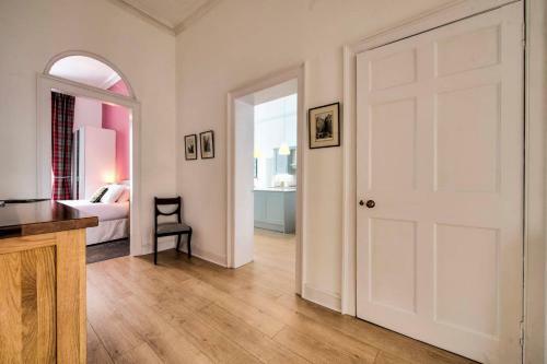 Altido Spacious And Stylish 4-bed Georgian Apartment