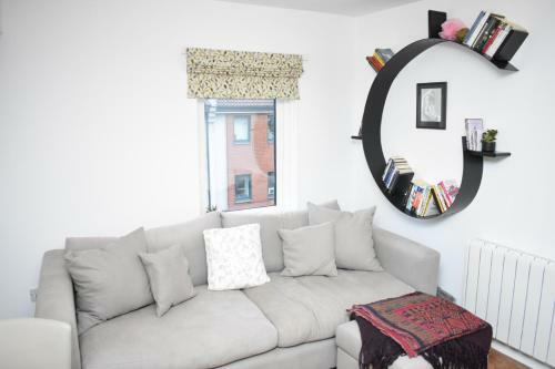 Chapel Lane - Charming Modern One Bed Apartment At The Shore!