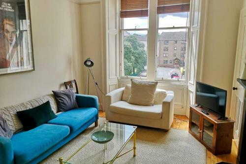Beautifully Bright 2 Bedroom Apartment