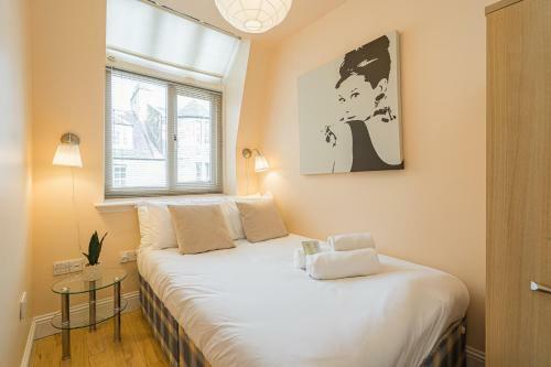 2 Bedroom Central Apartment With Stunning Castle View