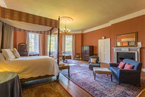 Edrom Chateau Sleeps 26 Wifi