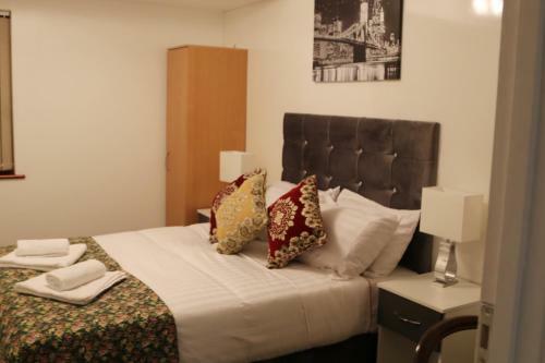 Hotel Atz&h Inn