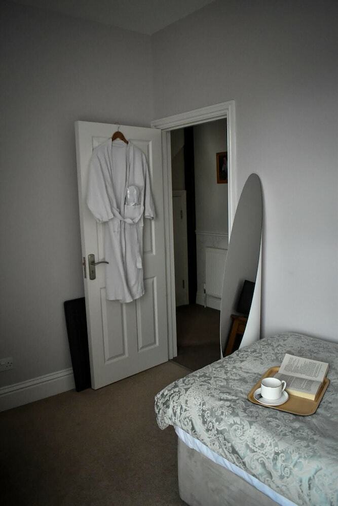 Tlc Exmouth Bed And Breakfast