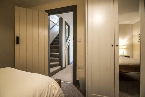 Rock Cottage - 3 Bedroom Holiday Home - Fishguard
