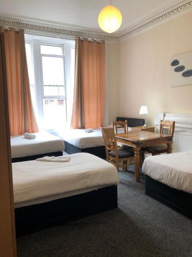 Bed & Breakfast Renfrew Rooms At City Centre