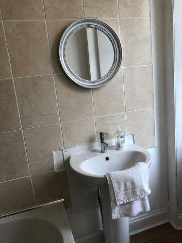 Bed & Breakfast Renfrew Rooms At City Centre
