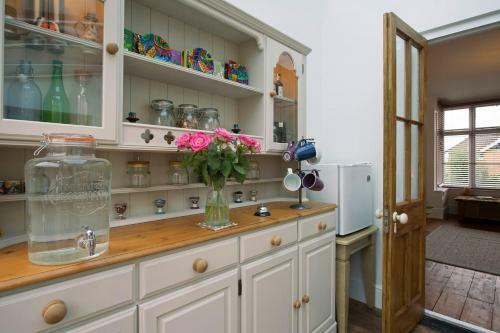 Beautiful 3-bed House In Glastonbury- Sleeps 10
