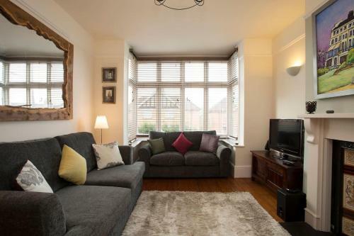 Beautiful 3-bed House In Glastonbury- Sleeps 10
