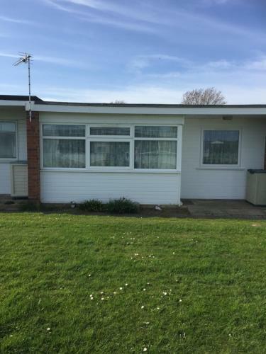2 Bed Dog Friendly Chalet On Sunbeach Scratby