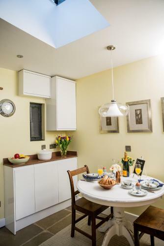 The Cottage And The Nook