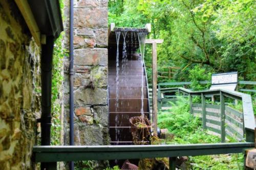 Mill End - Watermill Cottage Set In 30 Acres