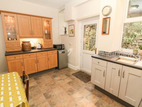 7 Bank Cottages, High Peak
