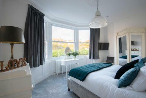Saint Leonards-on-sea Villa Sleeps 11 With Wifi