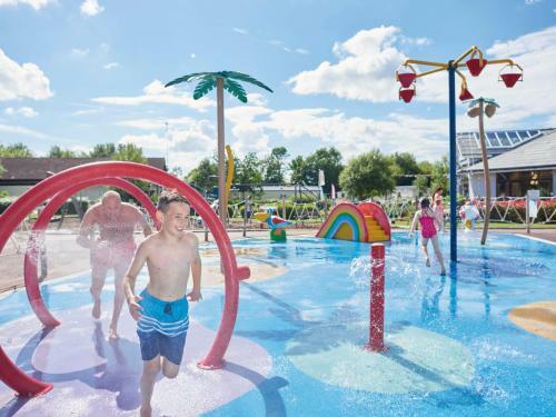 Holiday Home Thorpe Park-1