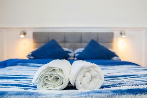 Hostal Marina View Guest House