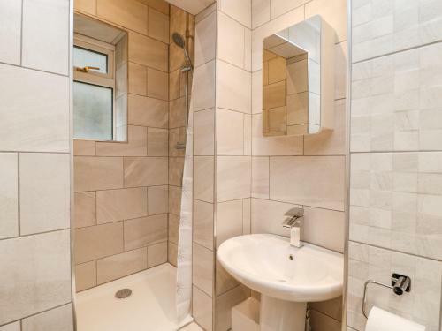 5 Woodville Terrace