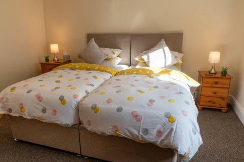 Highgate View Apartment