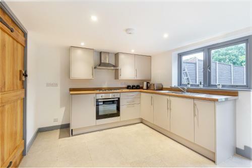 Beautiful 2 Bedroom House In Leominster