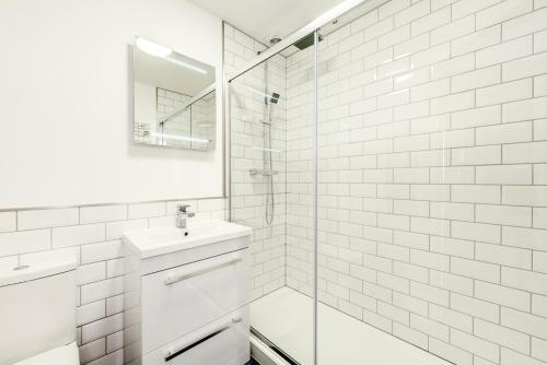 Little Petherick Villa Sleeps 12 With Wifi