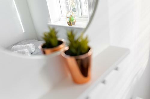 Spacious Contractor House For Large Groups - Private Parking By Liverpool Short Stay