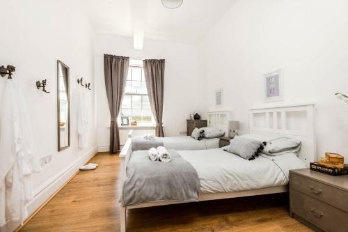 Peak Farmhouse