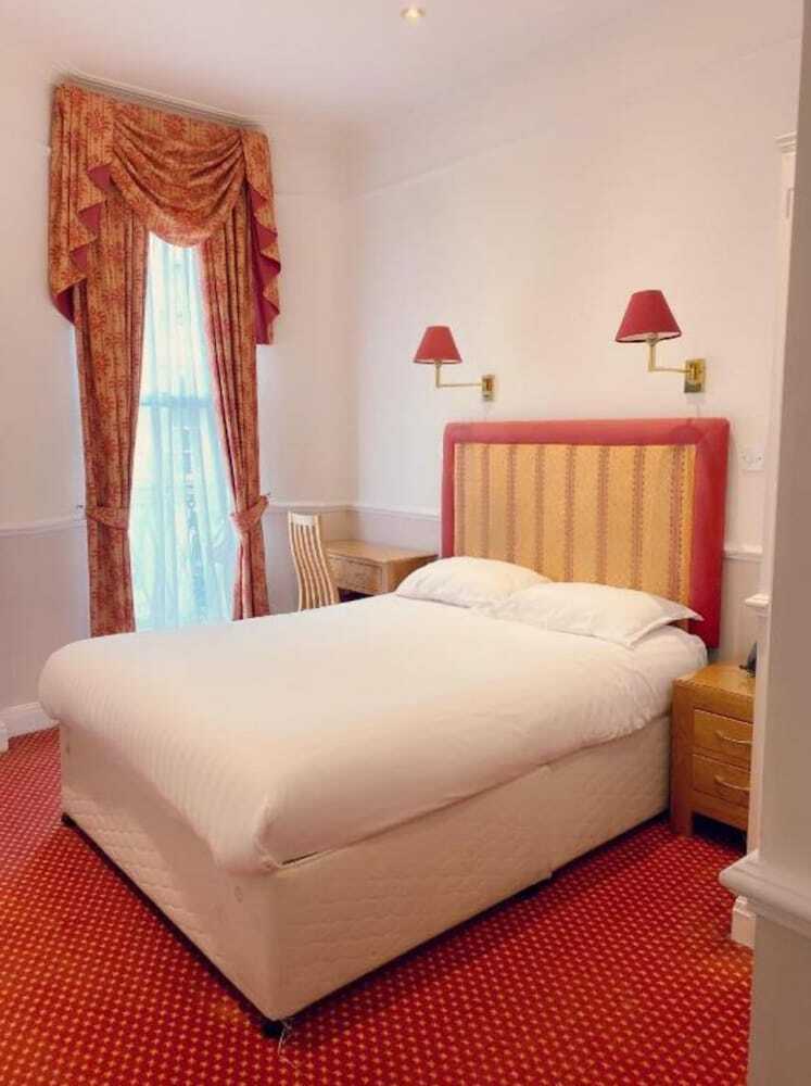 Hyde Park Radnor Hotel B&B