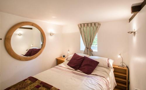 Long Sutton Villa Sleeps 13 With Pool