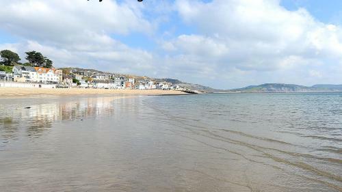 Apartamento The Hut Lyme Regis