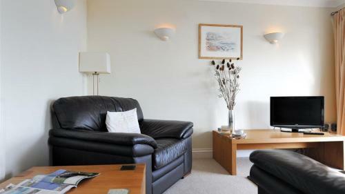 4 Coram Court