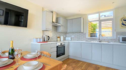 2 Beach Way House
