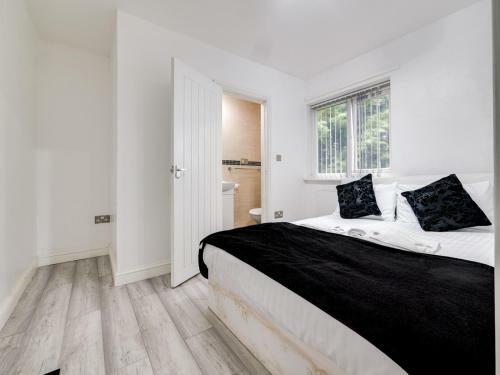 Apartamento Ideally Situated Cosy Studio With Parking And Garden
