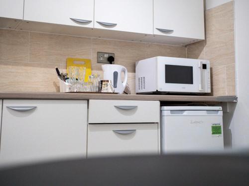 Apartamento Ideally Situated Cosy Studio With Parking And Garden