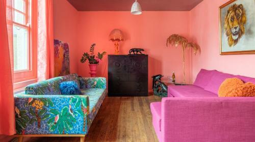 Apartamento Plum Guide - Pink Acid