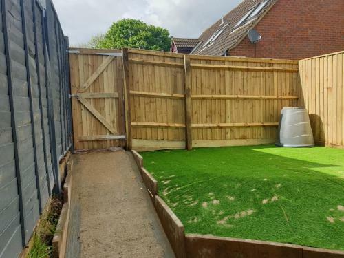 Marlow's Emerald 3 Bed House Sleeps 8 Guests