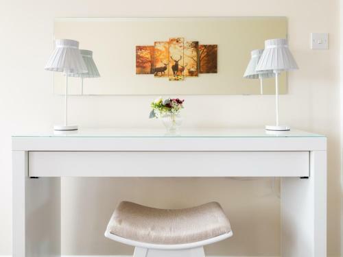 Stayford Apartments, Meriden - Near Nec