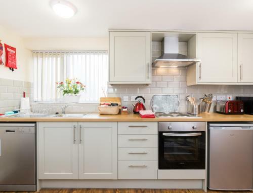 Stayford Apartments, Meriden - Near Nec