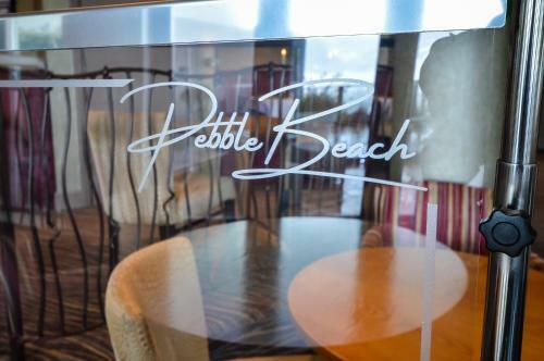 Posada Pebble Beach Restaurant, Terrace And Rooms