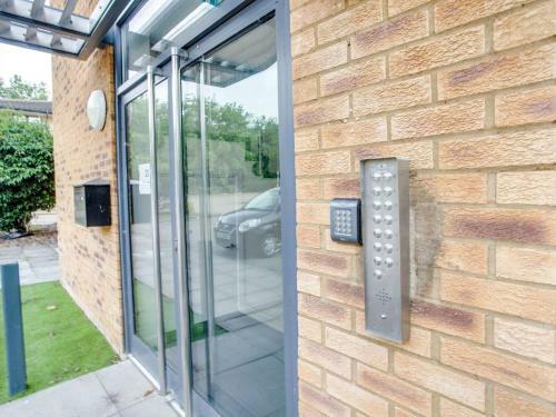 Delightful Apartment In Milton Keynes Near Snozone