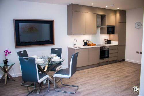 Luxury Serviced Apartments Milburn House