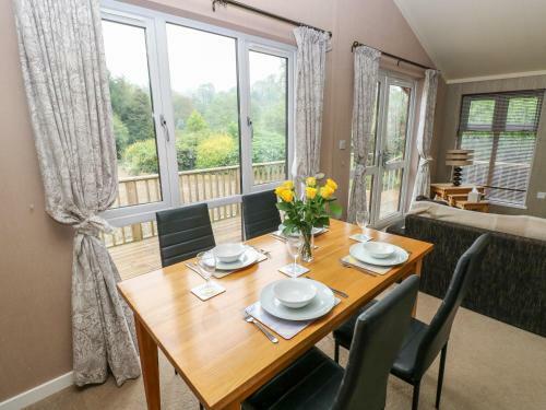 1 Hornbeam Lodge
