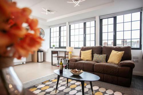Apartamento Oakstays - Bright, Spacious Gem