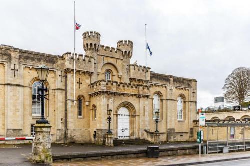 Luxury Holiday Rental - Oxford Apartment Cental - Jericho Riverfront