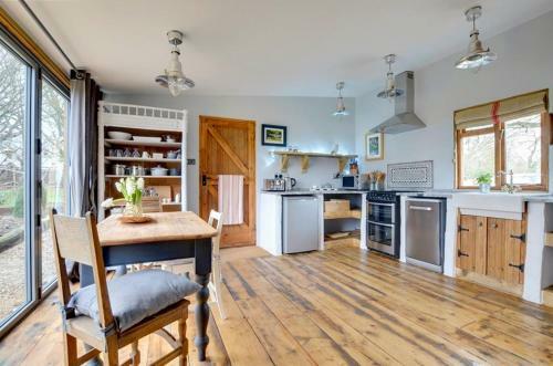 Pluckley Villa Sleeps 2 With Wifi