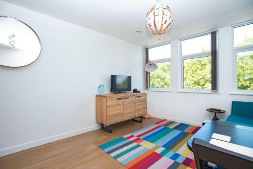 Modern 1 Bedroom Apartment In City Centre